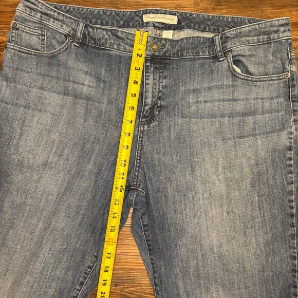 Chico's Platinum Denim size 4.5 Short (US size 22) ultimate fit slim leg - Picture 6 of 9